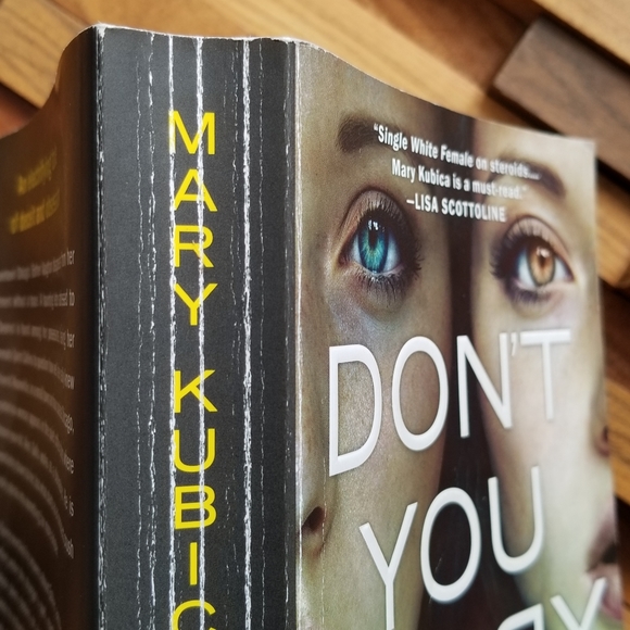 Book 😍 4 for $22 | Novel "Don't You Cry" Mary Kubica - Picture 5 of 7